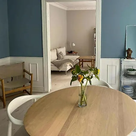 Grand With Balcony On Osterbro Appartement *